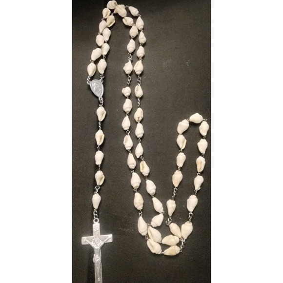 Vintage White Plastic Bead Rosary W/Metal Chain White Crucifix 21" Seashells - Picture 1 of 3